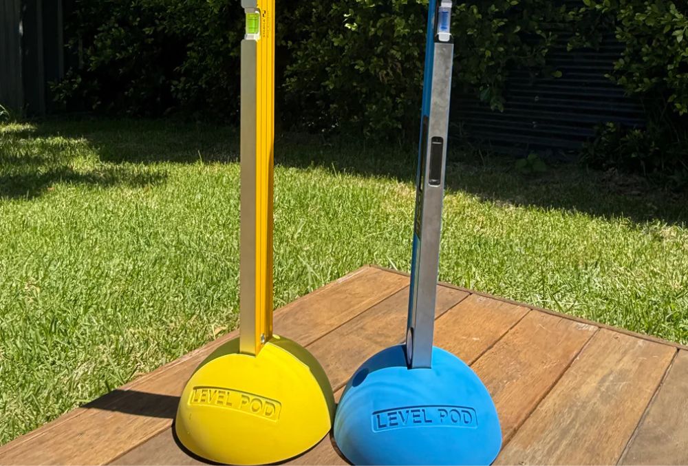 Spirit level pod holders